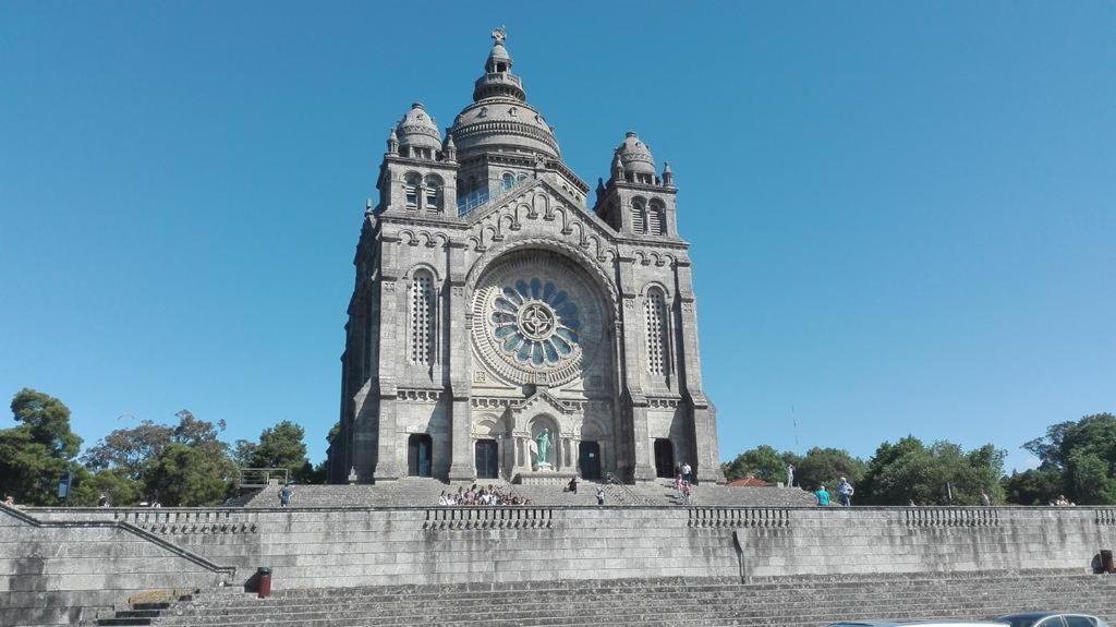 Viana E Amor Apartamento No Centro Historico Виана-ду-Каштелу Экстерьер фото
